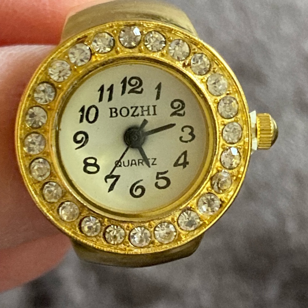 Retro BOZHI Watch Stretch Ring!